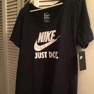 Nike tee